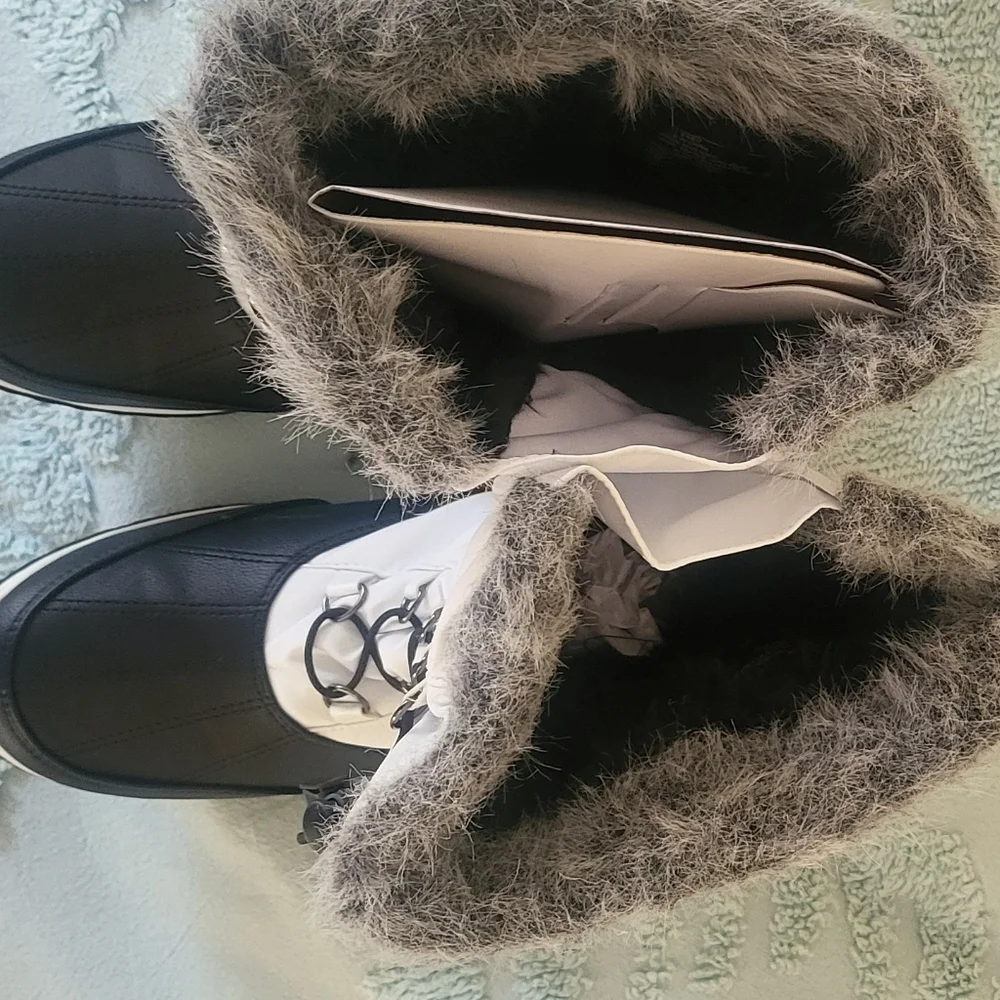 totes White and Black Winter Boots with Faux Fur Trim